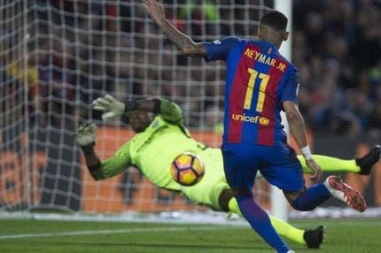 Το εντυπωσιακό “STOP” του Καμενί στον Νεϊμάρ