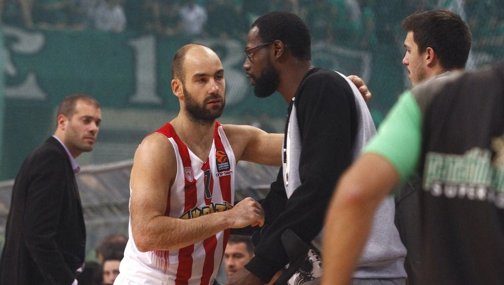 Η όμορφη χειρονομία των παικτών του Ολυμπιακού με αποδέκτη τον Γκιστ