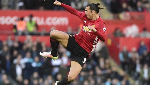 Ποιός Ζλάταν; Ο Νέβιλ τον έφαγε από την 11άδα!