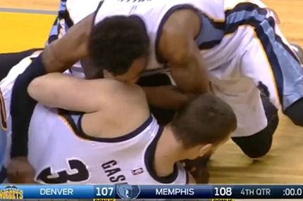 Α-ΠΙ-ΘΑ-ΝΟ buzzer beater από τον Gasol!