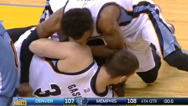 Α-ΠΙ-ΘΑ-ΝΟ buzzer beater από τον Gasol!