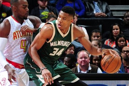 Διαστημική ντρίμπλα και κάρφωμα από τον Αντετοκούνμπο