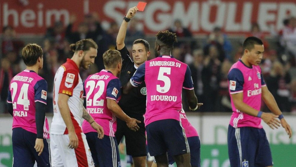 Χλευαστικό tweet κατά του Αμβούργου από την Αστυνομία!