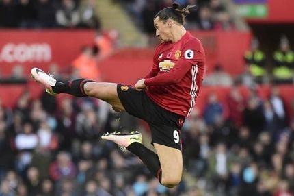 Επέστρεψε στα γκολ ο Ζλάταν και στις νίκες η Γιουνάιτεντ