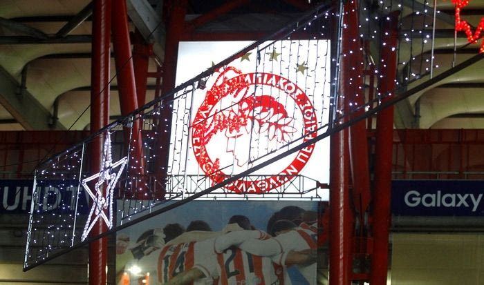 Το “Καραϊσκάκη” στολίστηκε για τα Χριστούγεννα!