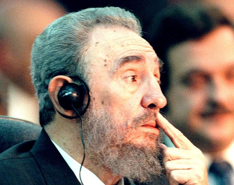 Αριστερός είναι ο Κατρούγκαλος. Ο Φιντέλ ηταν επαναστάτης