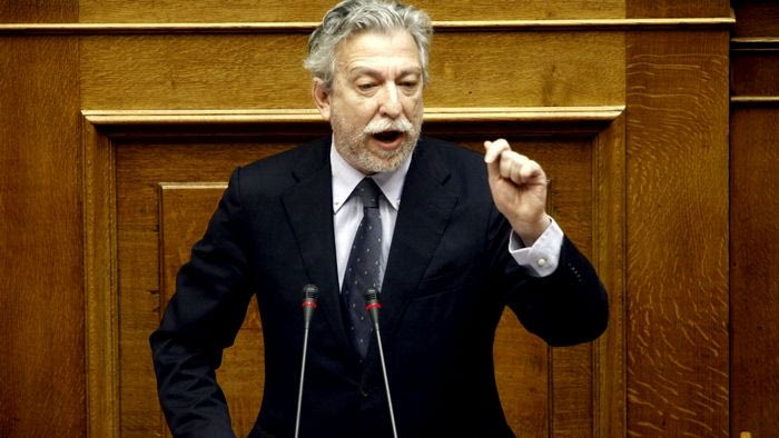 Τρέχει ο Κοντονής για να μπαλώσει την γκάφα!