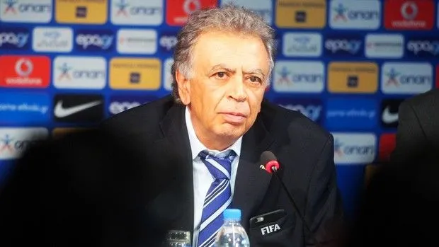 ΕΝΤΟΛΗ ΓΙΑ ΔΙΑΚΟΠΗ από τον Κουτσοκούμνη!