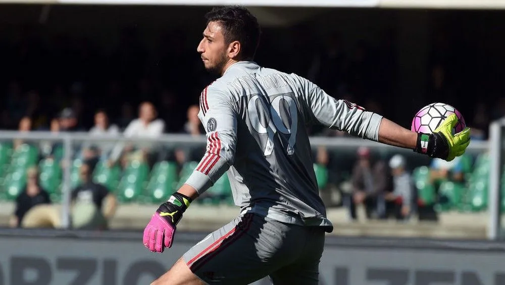 Και όμως: ο Μπερλουσκόνι ΔΕΝ ήθελε τον Ντοναρούμα!