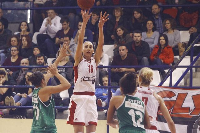 Θρυλικά κορίτσια έστησαν πάρτι στο “αιώνιο” ντέρμπι