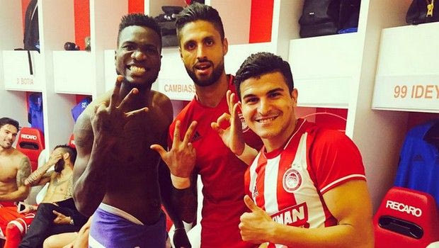 Έτσι πανηγύρισαν τη νίκη επί του “αιωνίου” οι παίκτες του Ολυμπιακού