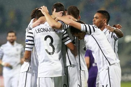 Βγήκαν με… δίωρη από το “Μακεδονία Παλλάς”