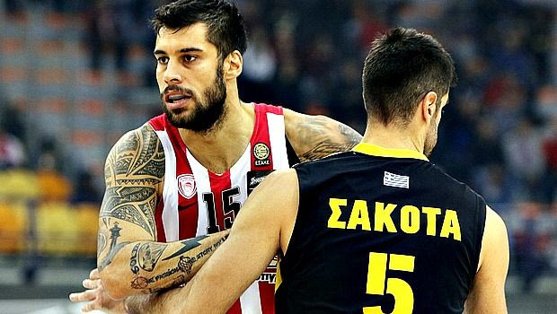 H προσγείωση για την ΑΕΚ και η ασπίδα “Σφαιρό”