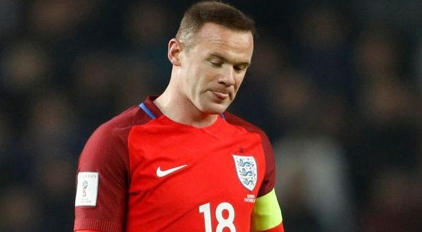 Οι ντροπιαστικές φωτογραφίες του μεθυσμένου Ρούνεϊ!