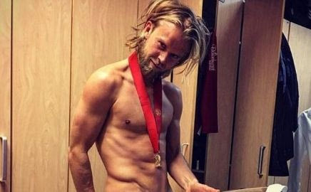 Το τερμάτισαν στη Ρόζενμποργκ: Προκλητικές φωτογραφίες με την κούπα!