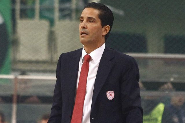 Σφαιρόπουλος: “Οποιος είναι κουρασμένος, δεν χρειάζεται να βρίσκεται στον Ολυμπιακό”