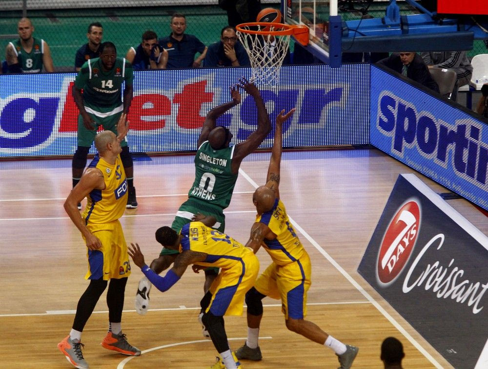 VIDEO: Eκλεισε τα φώτα ο Σίγκλετον!