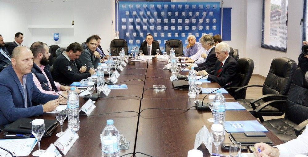 Ανακοίνωση των 12: “Να εφαρμοστεί ΤΩΡΑ η απόφαση της 12ης Απριλίου”