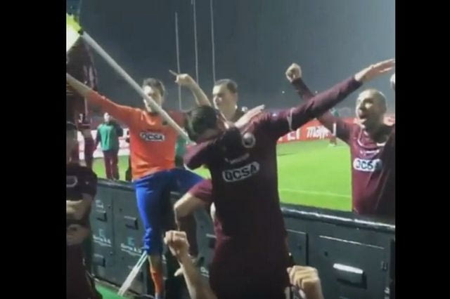 Επικό mannequin challenge μέσα στο γήπεδο!