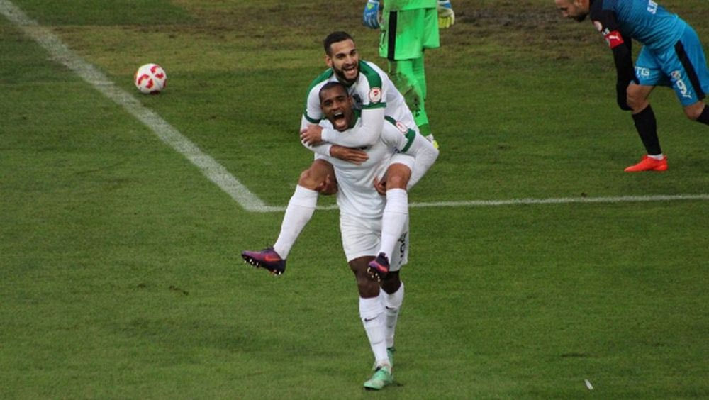 Τρεις “Έλληνες” πέτυχαν έξι γκολ σε ένα ματς!