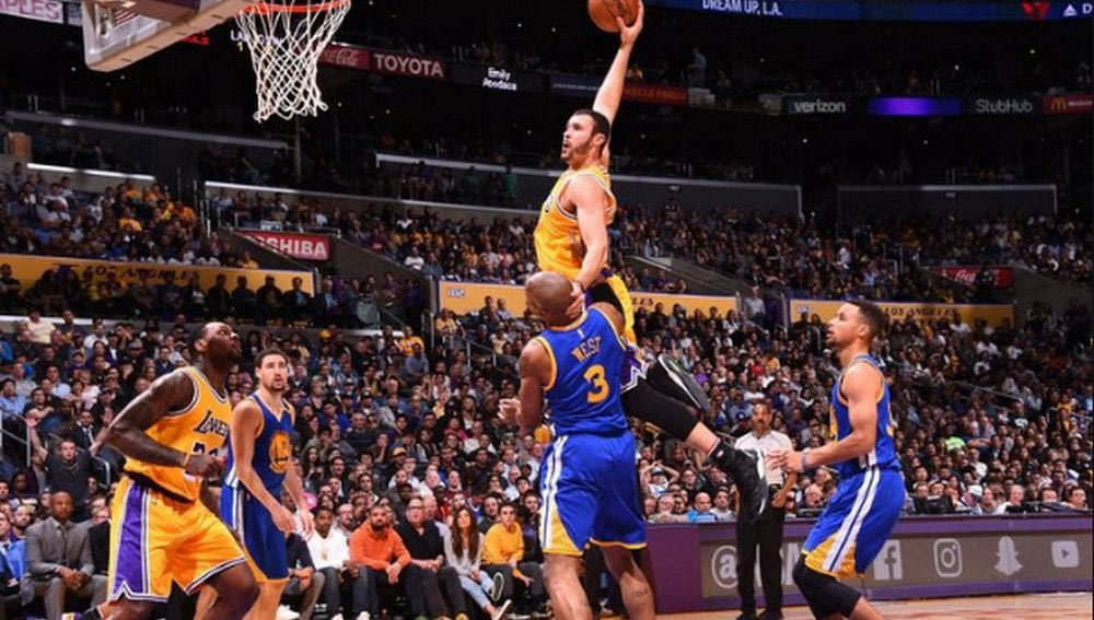 Πάρτι των Lakers απέναντι στους Warriors!