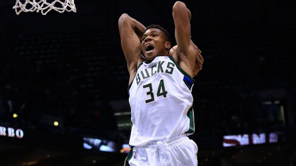 Triple-double ο Αντετοκούνμπο και νίκη για Μπακς!