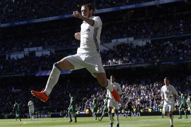 Ποιος, ποιος, ο Μπέιλ ο… Θεός