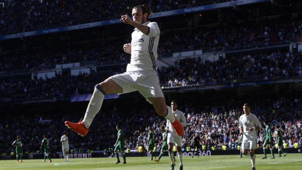 Ποιος, ποιος, ο Μπέιλ ο… Θεός