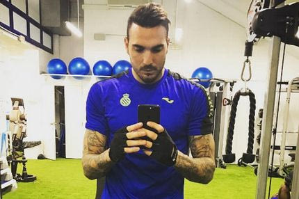 Επική ατάκα Έλληνα οπαδού στον Ρομπέρτο