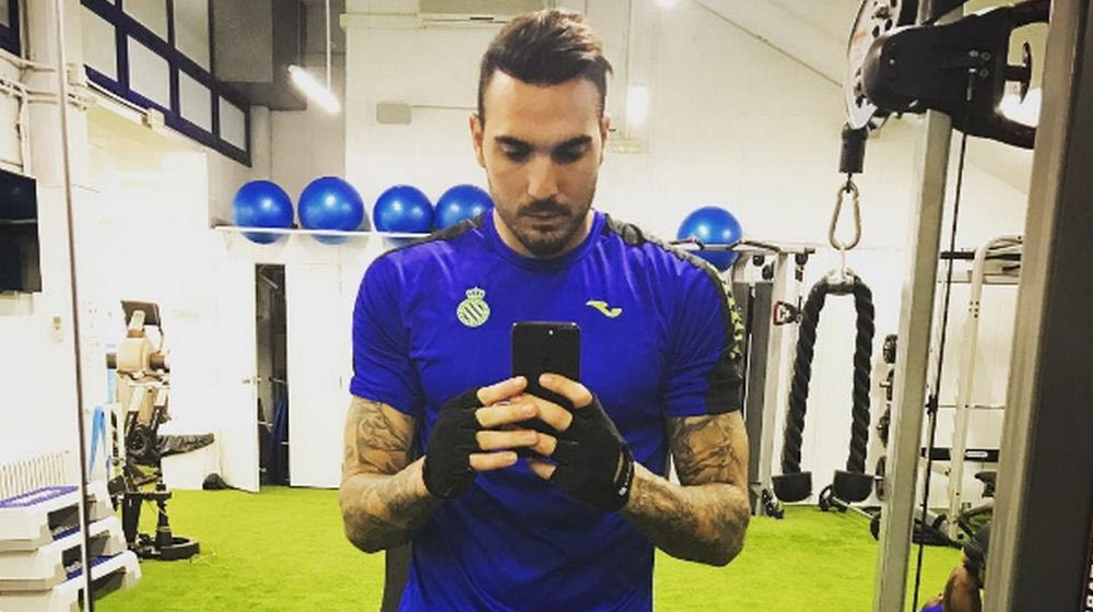 Επική ατάκα Έλληνα οπαδού στον Ρομπέρτο