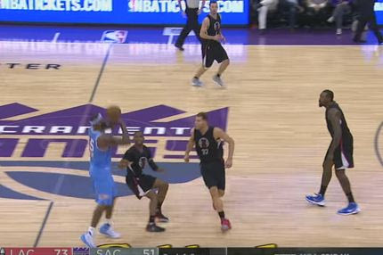 Τοπ 10 και τρίποντο από το κέντρο!