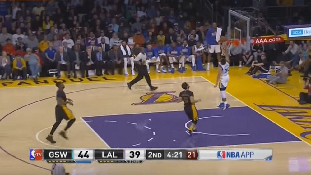 Καλύτερα να σουτάρεις βρε Curry