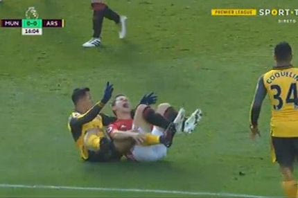 Πήγε να… κόψει τη μπάλα στον Ερέρα ο Σάντσες!