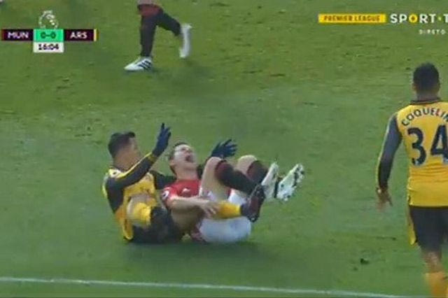 Πήγε να… κόψει τη μπάλα στον Ερέρα ο Σάντσες!