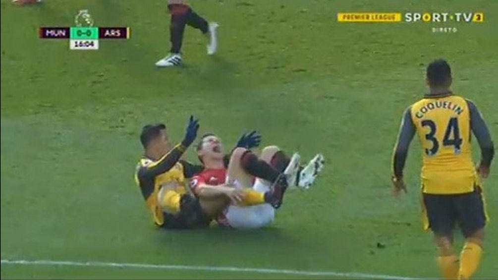 Πήγε να… κόψει τη μπάλα στον Ερέρα ο Σάντσες!