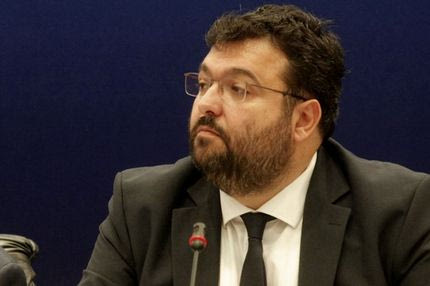 Πυρ με το καλημέρα ο Βασιλειάδης: “Η παράγκα προσπαθεί να επιβιώσει”