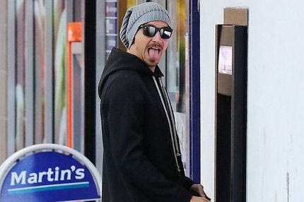 Βγάζει και… γλώσσα ο Ιμπραχίμοβιτς!