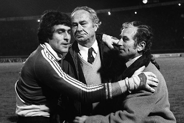 Η πιο μεγάλη ΑΕΚ της ιστορίας και οι πάγκοι του ουρανού