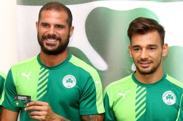 Τρολάρει τον… απολυμένο/παραιτημένο Στραματσόνι ο Νάνο