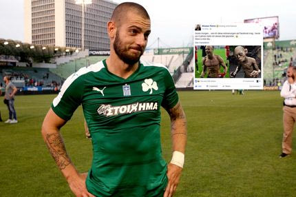 Επικό ποστ από Πέτριτς στο facebook