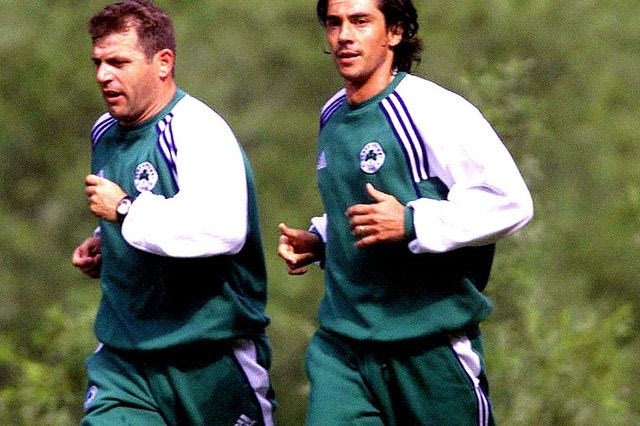 Ο Στράτος, ο Πάουλο και ένα ποτήρι κόκκινο κρασί