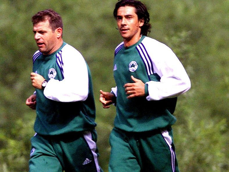 Ο Στράτος, ο Πάουλο και ένα ποτήρι κόκκινο κρασί