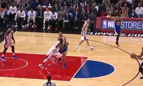 Κι όμως: Δεν έδιναν τη μπάλα στον Κάρι οι συμπαίκτες του