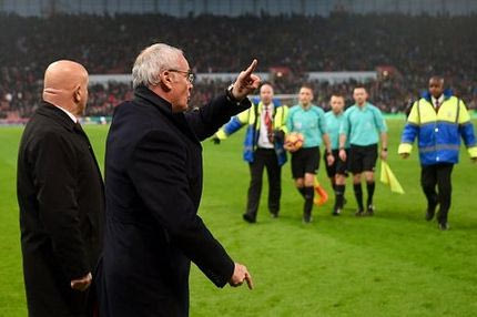 “Τρελάθηκε” ο Ρανιέρι και “την έπεσε” στον διαιτητή!