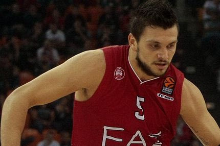 Στην αγκαλιά του Μπαρτζώκα: Θα του σώσει την καριέρα;