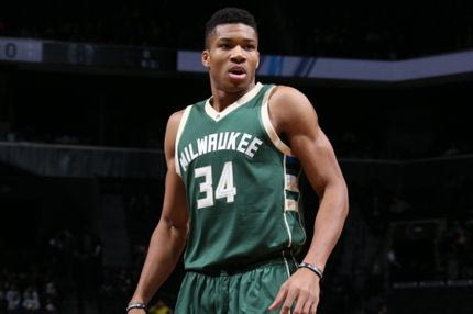 Τρομερή εμφάνιση Αντετοκούνμπο, όμως νέα ήττα από Λεμπρόν