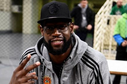 Ο Γκιστ μυεί την κόρη του στο Super Mario