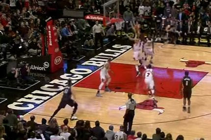 No mercy: Έκανε poster τον δίδυμο αδερφό του!