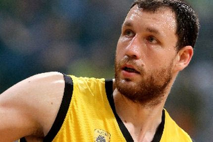 Κινέζικο “χρυσάφι” στα πόδια του Μαυροκεφαλίδη