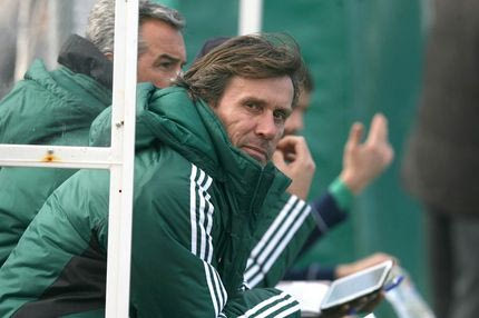 Και δεύτερος πρώην συμπαίκτης του Ουζουνίδη στον πλευρό του στον πάγκο!